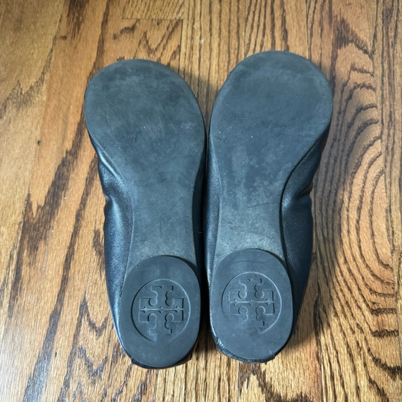 Tory Burch Black Leather And Patent Leather Cap Toe Ballet Flats - Picture 4 of 6